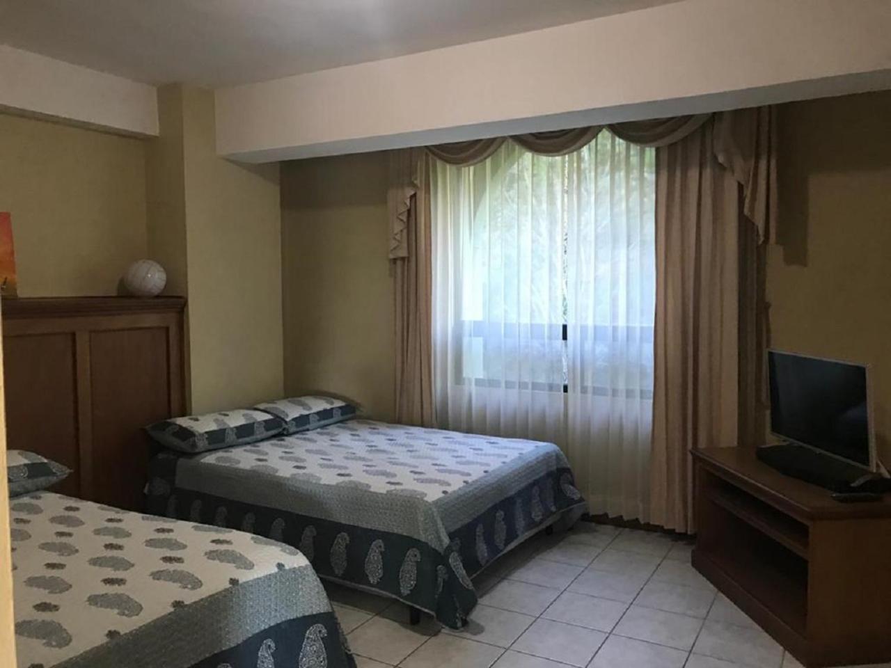 Apartamento Torres De Atitlan Panajachel Esterno foto